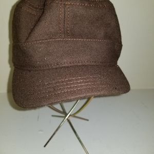 Gorin everyday hat in Brown color